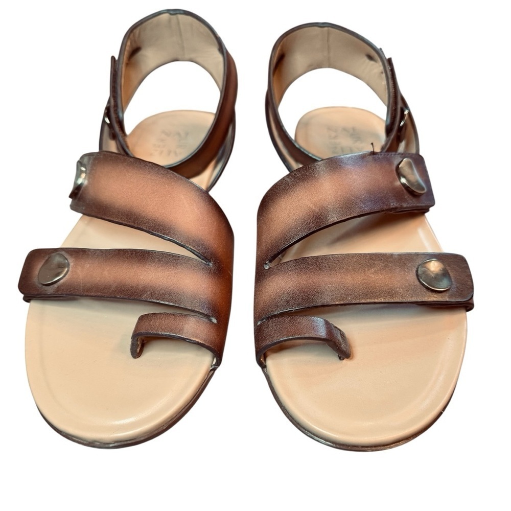 Naturalizer Tassy Flat Gladiator Sandal Brown Leather with Toe Ring- Size 9